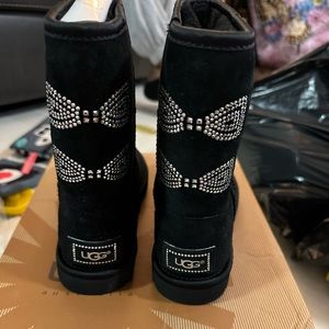 Brand new black UGG never worn size 6